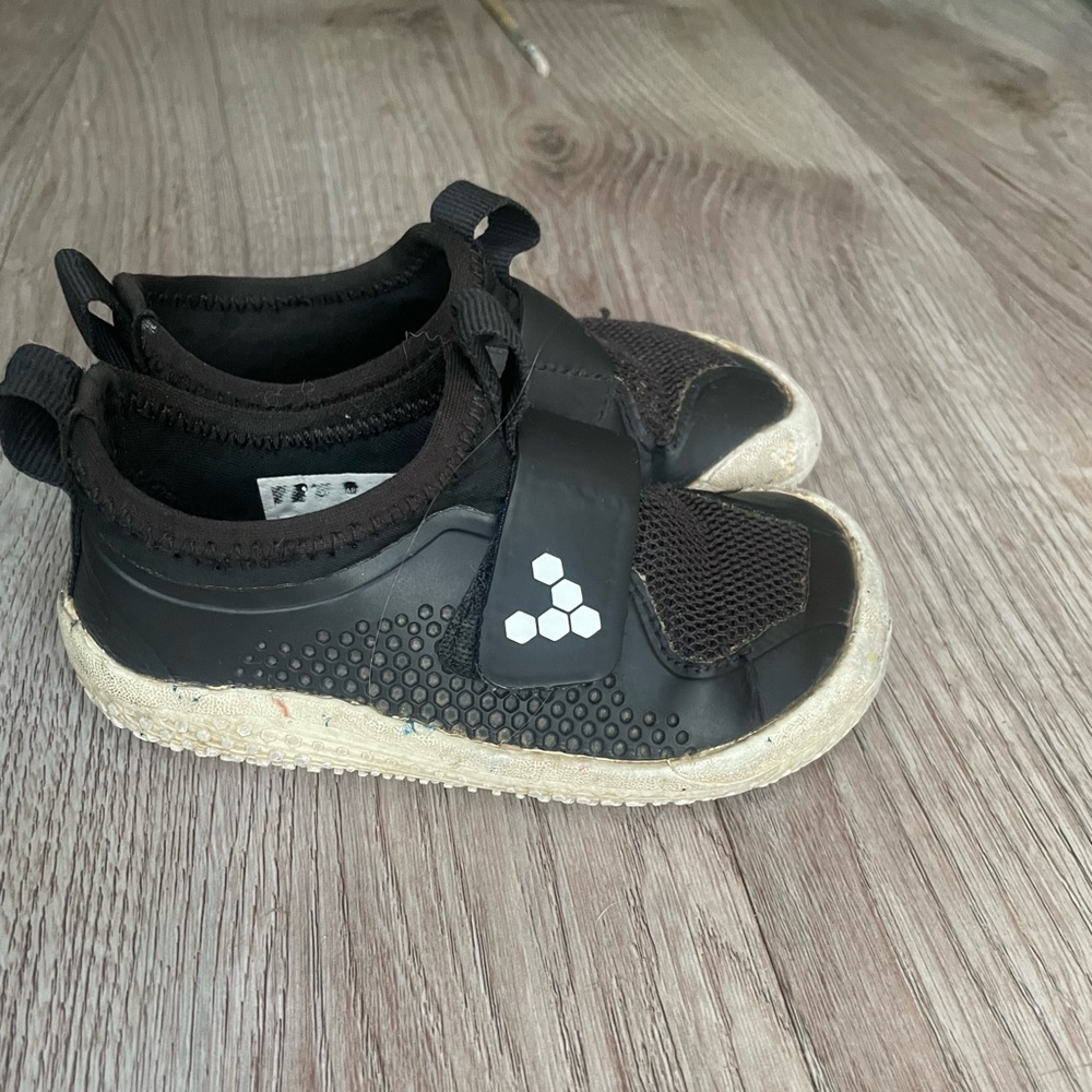 Vivo barefoot toddler 22. Black.